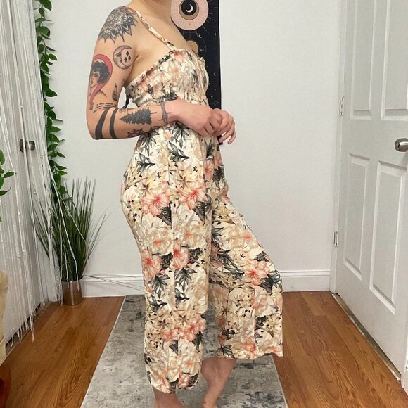 Greylin Sleeveless Floral Button-Up Smocked Romper Size M Cream/Red - Picture 4 of 5